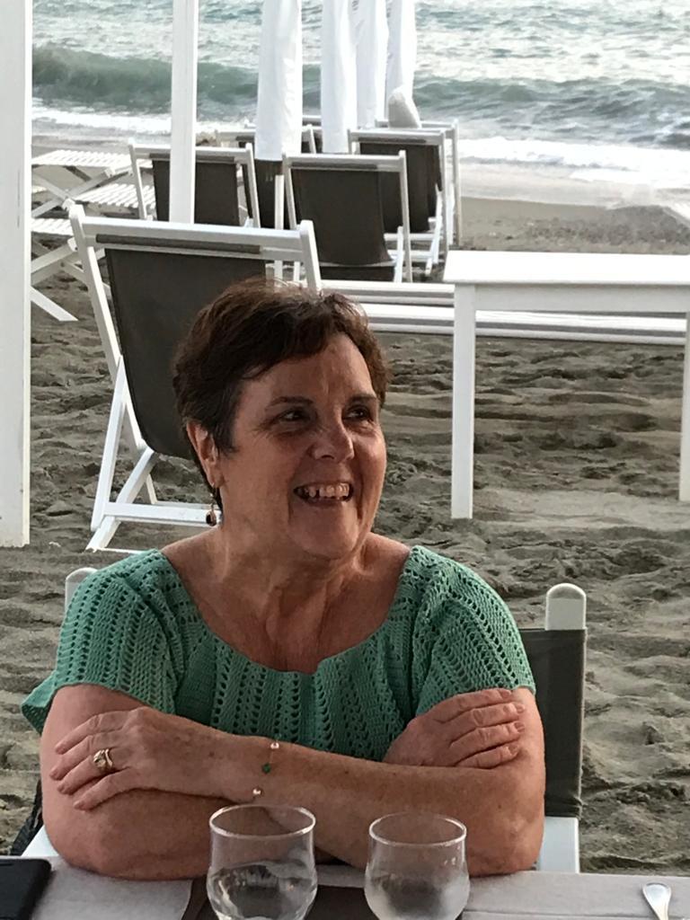 Pietrasanta in lutto, muore a 60 anni dopo un malore: «Stefania aveva un sorriso per tutti»
