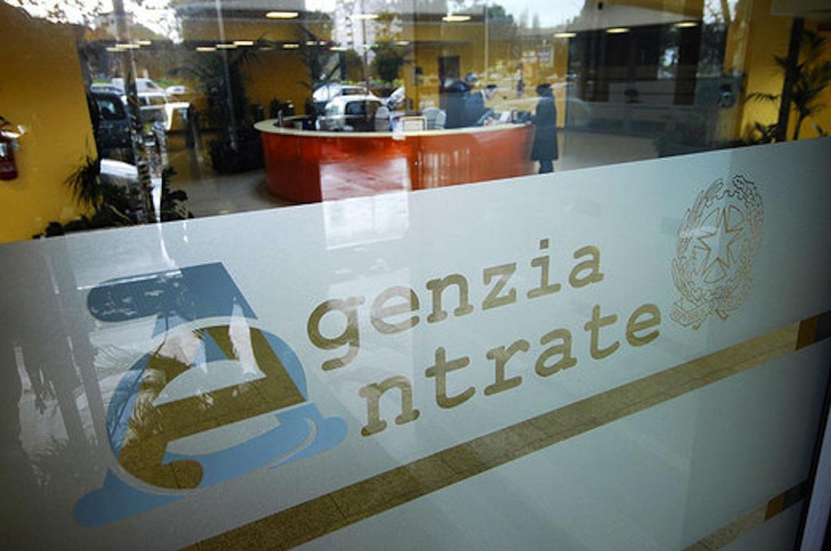 Vaccini, rischio sanzione per ottomila lucchesi: in arrivo la cartella esattoriale da 100 euro 