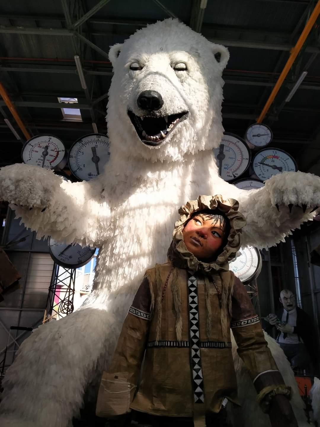 Carnevale di Viareggio, il mondo è in tilt con l’orsa e l’inuit di Lebigre-Roger un Reset per il clima 
