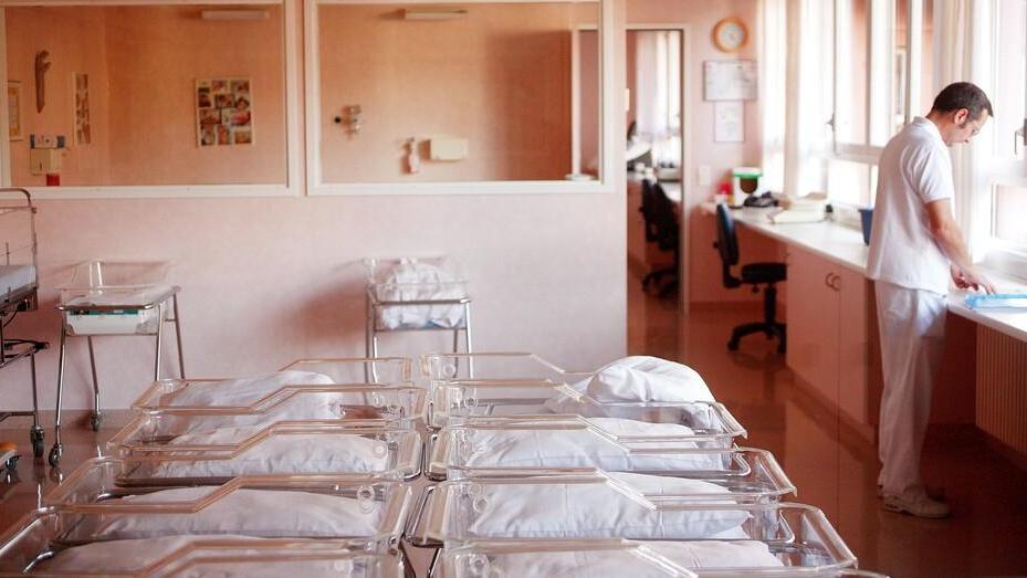 Una nursery: in provincia si fanno sempre meno figli (Foto d’archivio)
