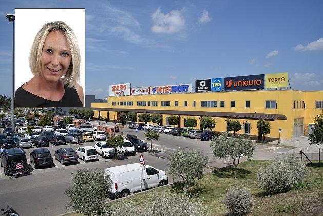 Grosseto, consigliera comunale derubata al centro commerciale 