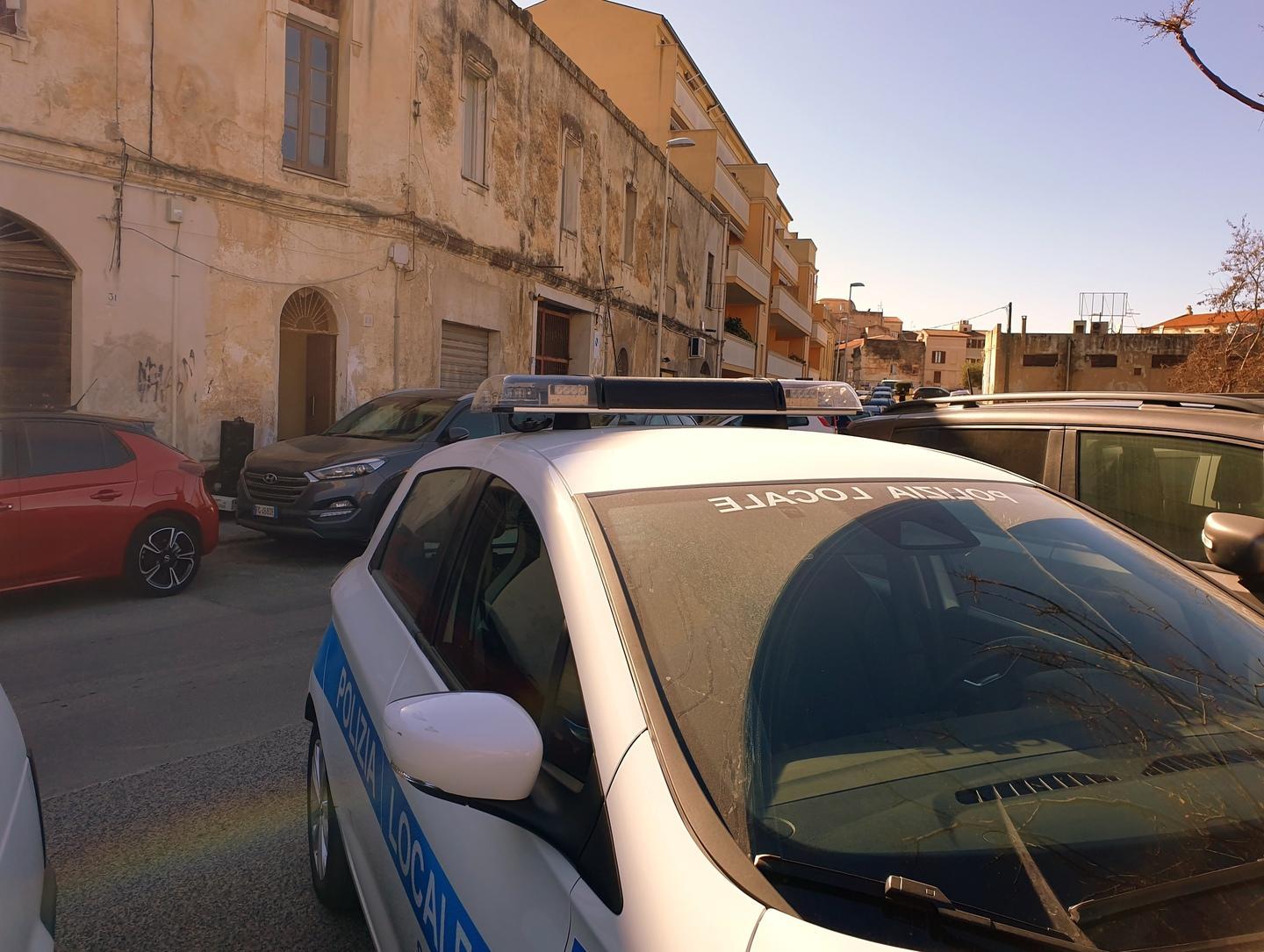 Sgomberata palazzina pericolante in via Sorso 