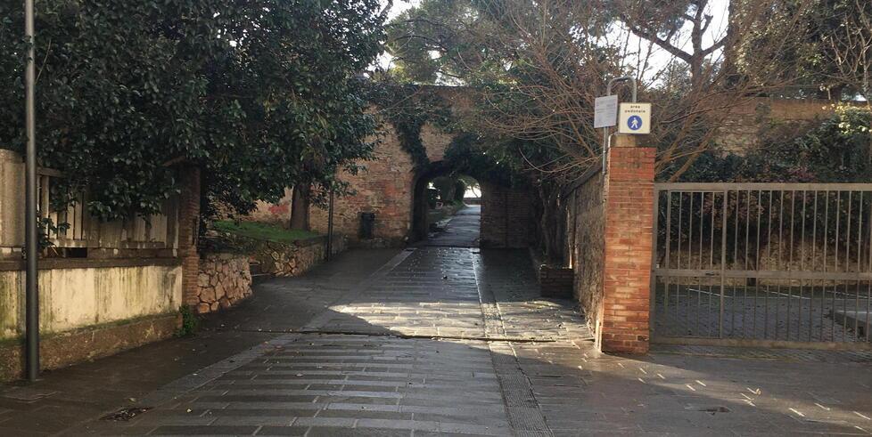 Botte e coltello per rapinare i coetanei, divieto di uscire la sera per i due 15enni 
