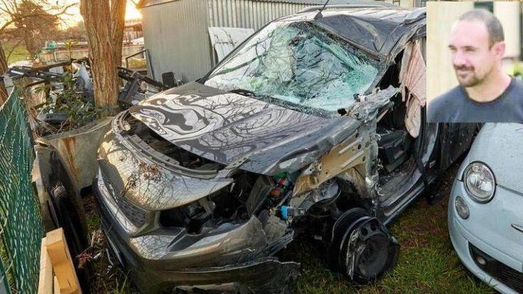 L'auto della vittima dopo l'incidente; nel riquadro il 34enne morto sulla 429