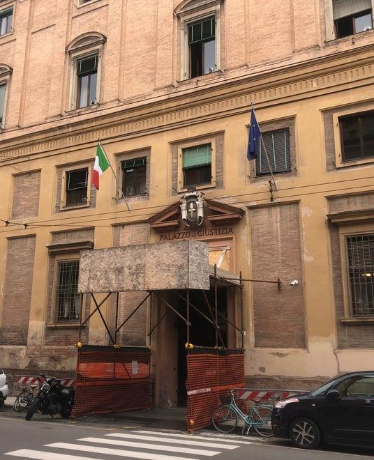 Carpi. Ristoratore accusato di stupro sulla cameriera di 16 anni 