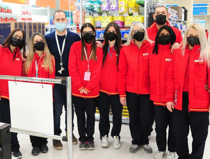 Modena, alla Madonnina tutti in fila per il Conad «Qui la spesa sarà veloce» 