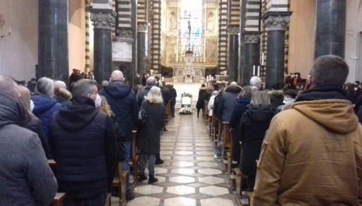 Morto studente di 20 anni, l'addio nella Cattedrale 