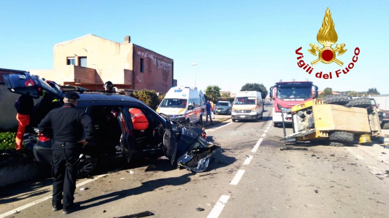 Violento scontro tra un Suv e un escavatore a Villasor: gravi i conducenti