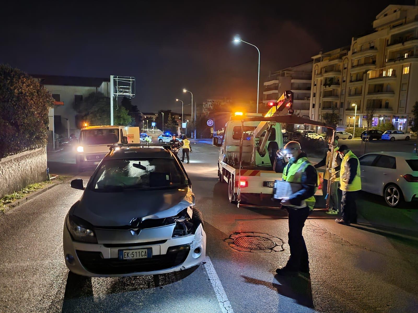 L'incidente in via Carlo Felice (foto Mauro Chessa)