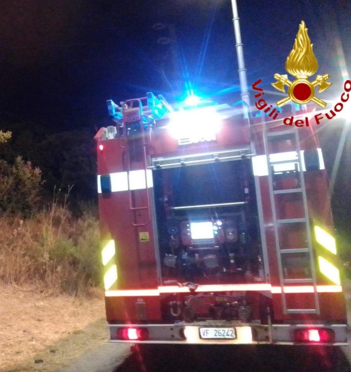 Attentato in una azienda agricola distrutte balle di foraggio