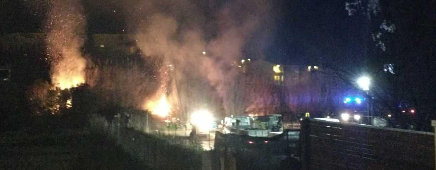 Canneto in fiamme, paura in centro a Siniscola