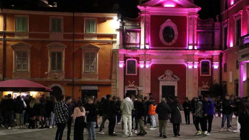 Locali, in centro luci spente all’una: ma nel resto della città si chiude alle due