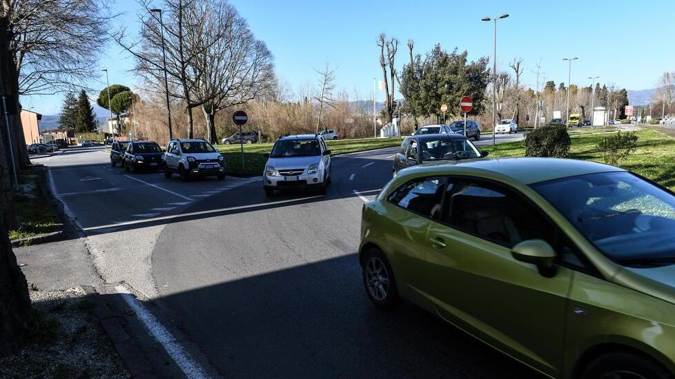 Sistema di due rotonde davanti a porta San Donato
