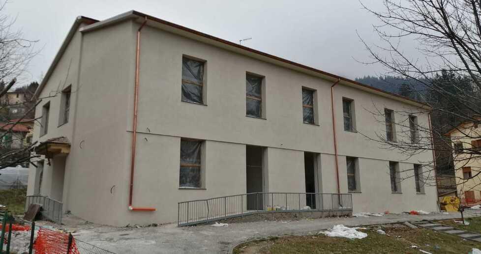 Infanzia e primaria sui loro banchi a settembre nella scuola di Maresca 