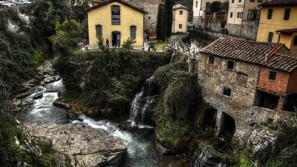 Una veduta di Loro Ciuffenna, borgo in provincia di Arezzo che partecipa al bando regionale