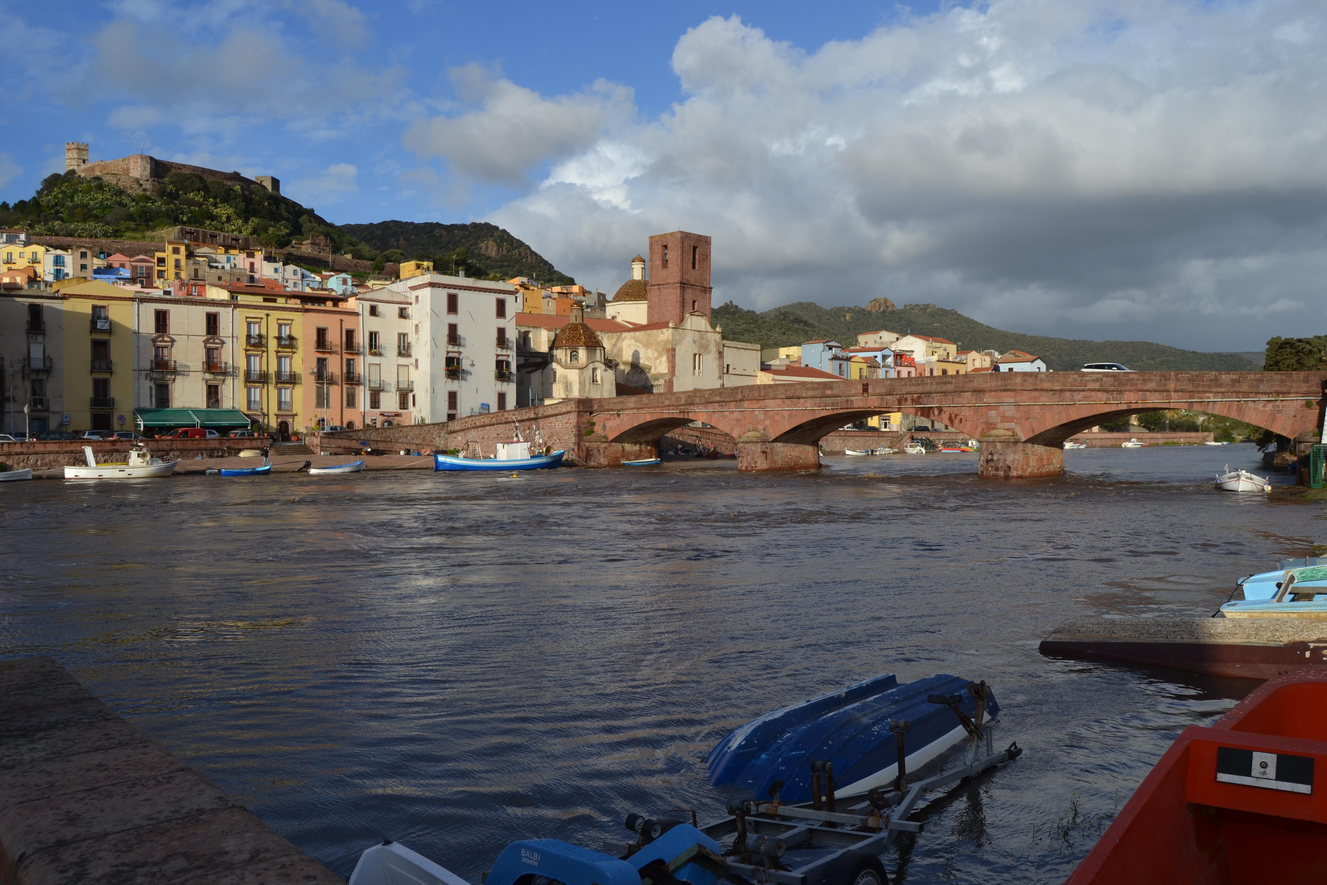 Bosa, le sfilate del carnevale rinviate a giugno