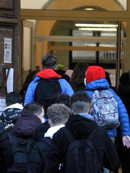 Modena. Gli istituti tecnici superano i licei, ma Sigonio e Venturi sono stracolmi 