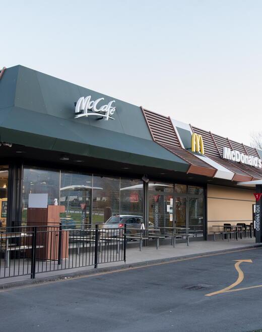 Un punto vendita McDonald’s: la multinazionale è estranea alla vicenda e sta collaborando alle indagini