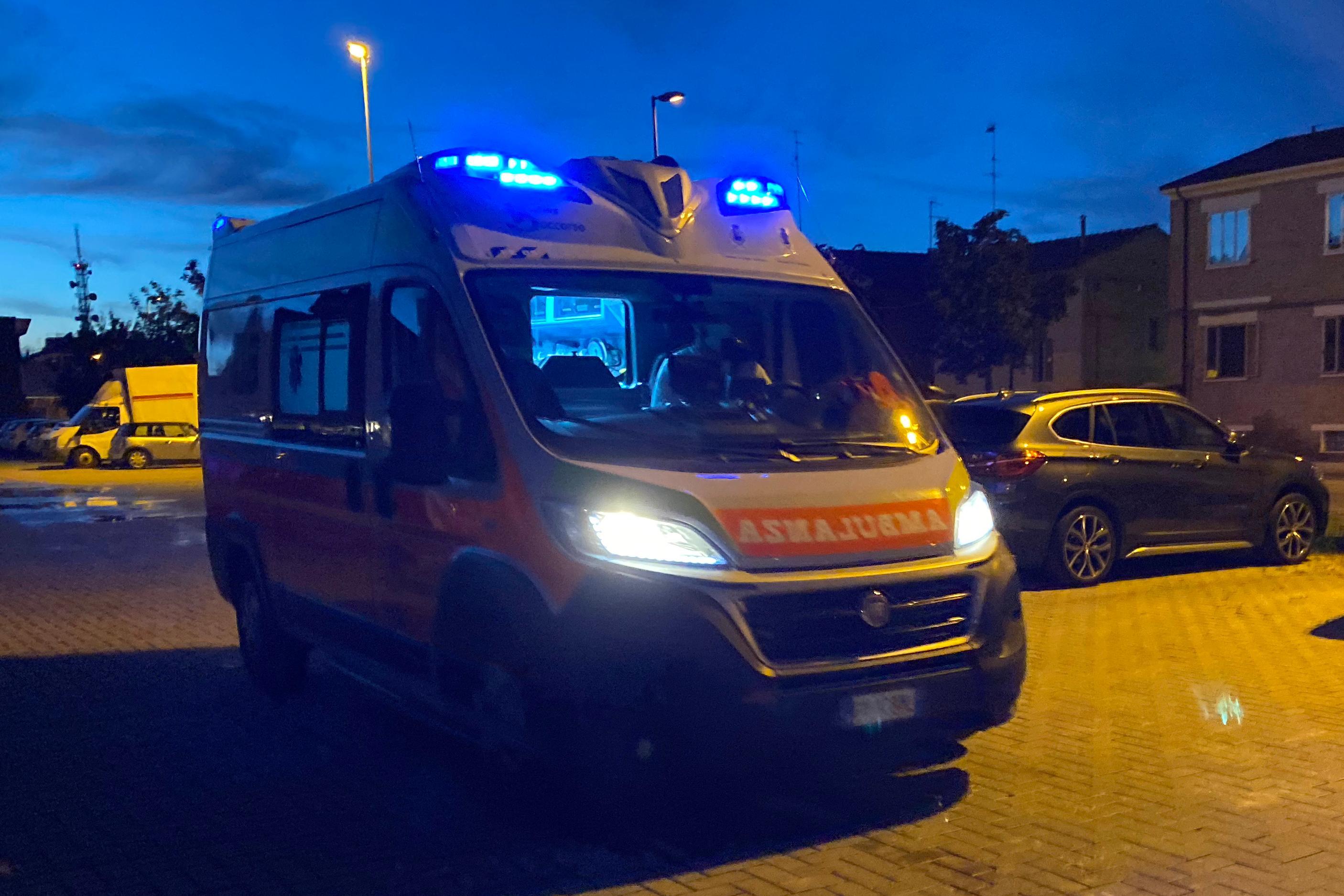 Un' ambulanza durante un intervento
