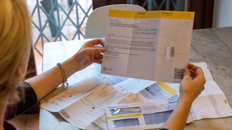 Il gestore dei supermercati: «Bollette da oltre 40mila euro, situazione insostenibile» 