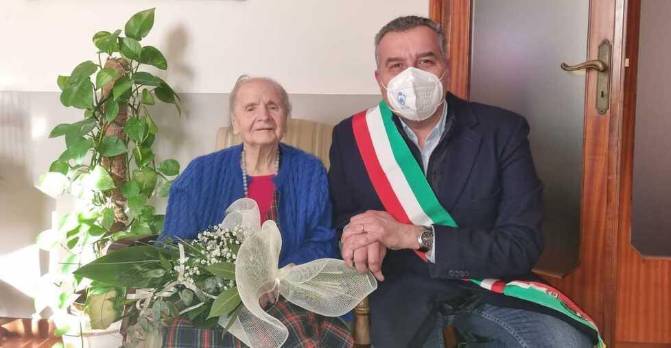Margherita Matteoni insieme al sindaco di Porcari Leonardo Fornaciari