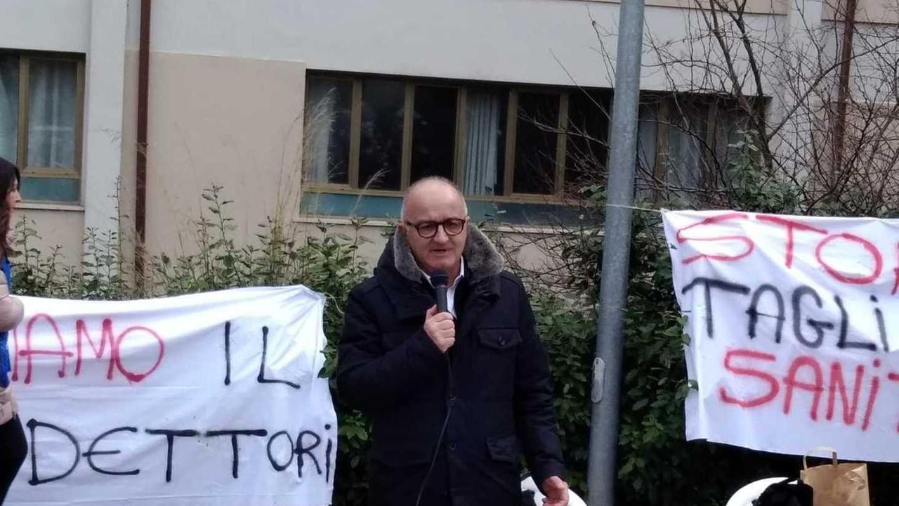 La carica dei quattrocento «Tutti uniti per l’ospedale»