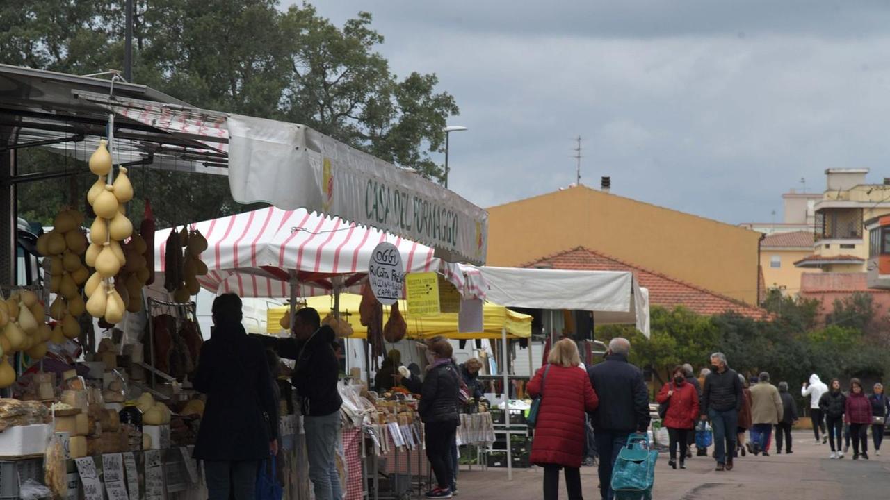 «Via il mercatino dalla zona stazione»