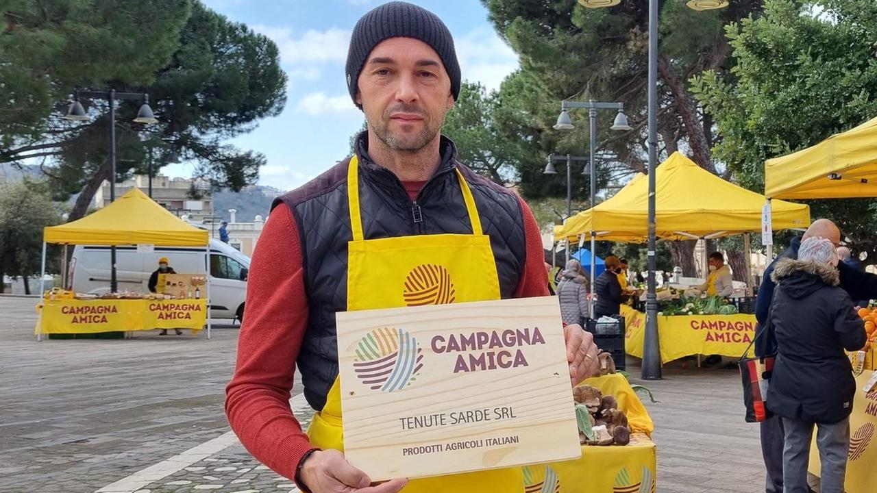 Cavoli, zucchine e pesche: ecco il miglior bancone