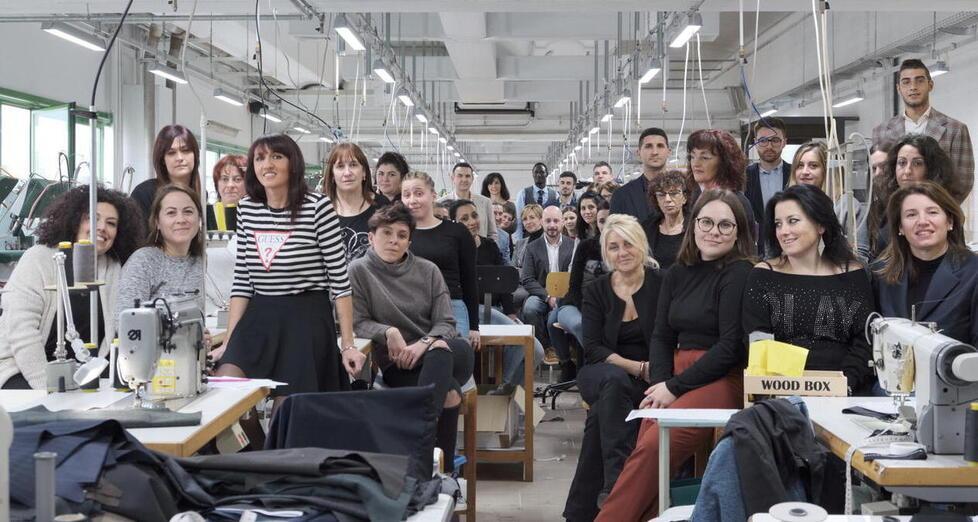 La Sartoria Carrara con quattro foto farà un abito su misura