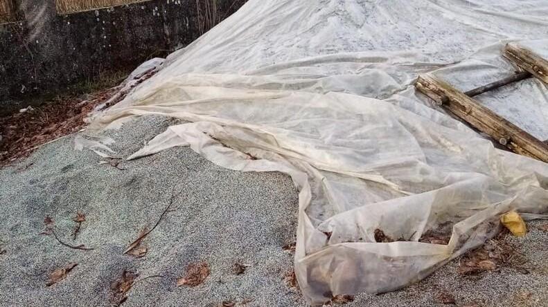 Jolanda di Savoia, passano i mesi ma il cumulo di rifiuti resta