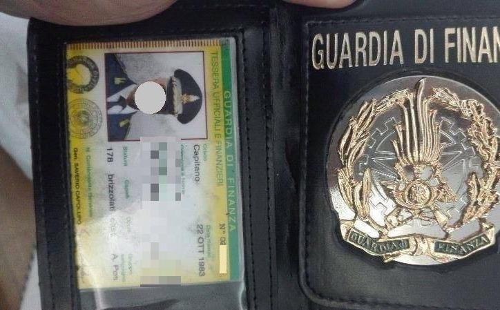 Viareggio, si finge finanziere e tenta la truffa su Internet 