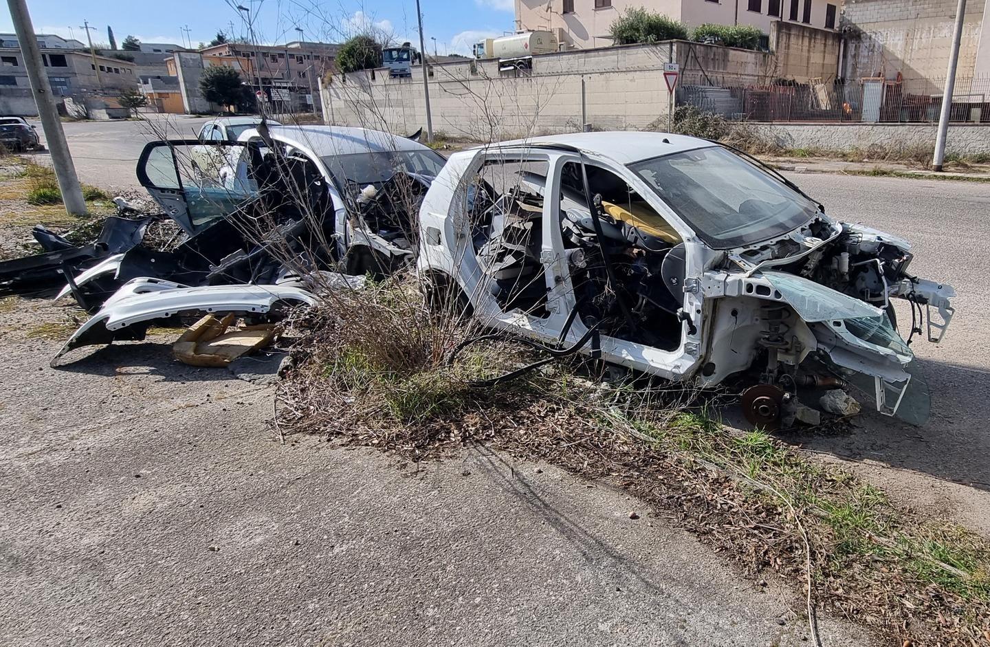 Pratosardo, gli operatori: «Discarica a cielo aperto» 