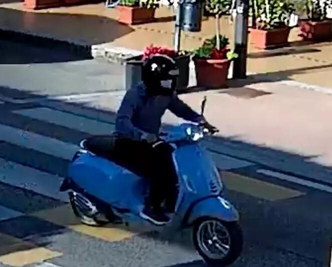 Samuele Mecca in fuga dopo la rapina