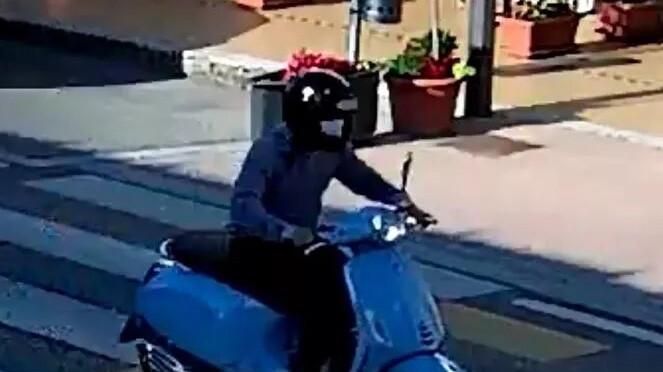 Samuele Mecca in fuga dopo la rapina