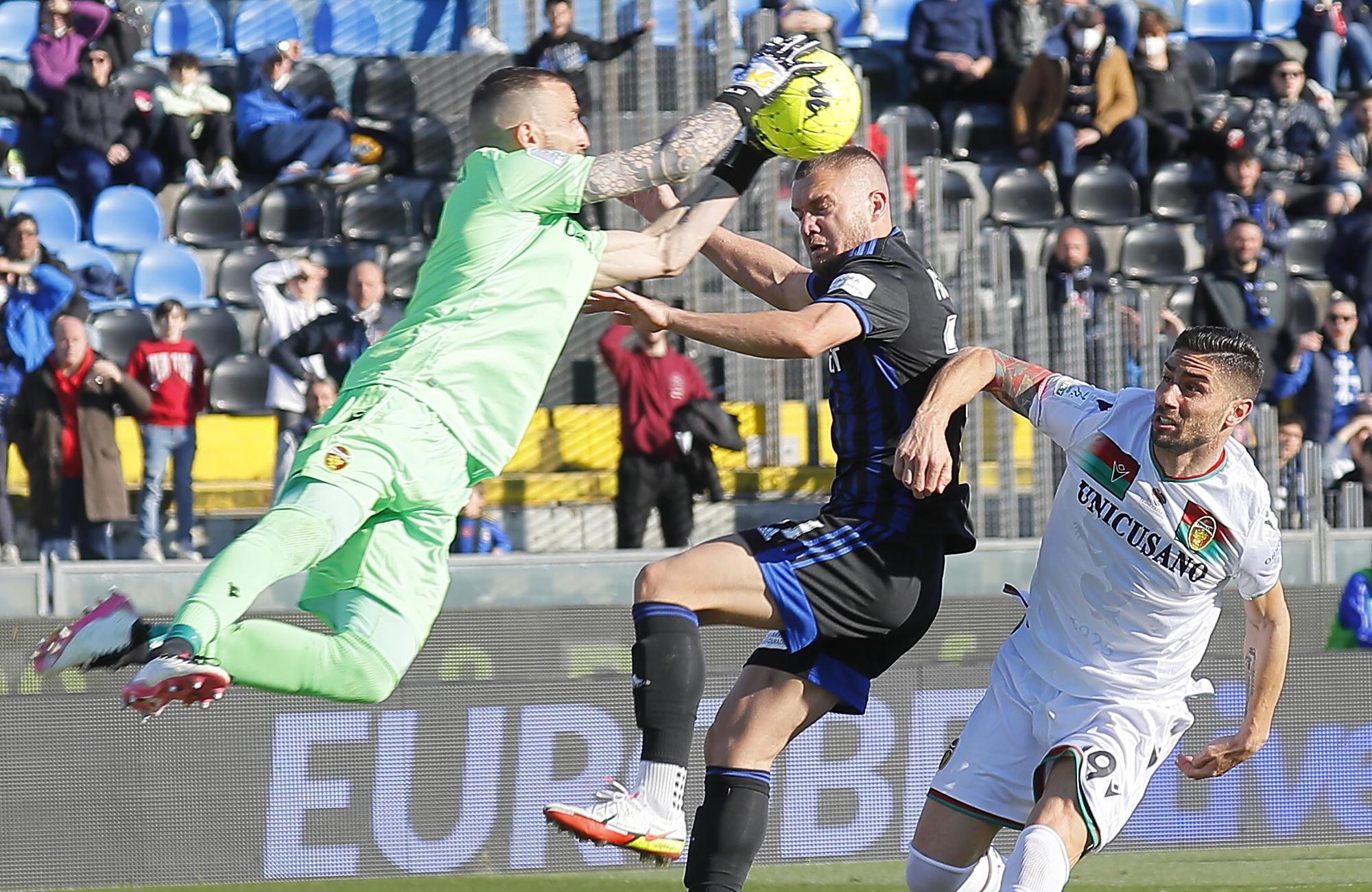 Un attacco di Puscas contro la Ternana