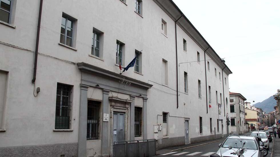 Massa, studente aggredito mentre va a scuola