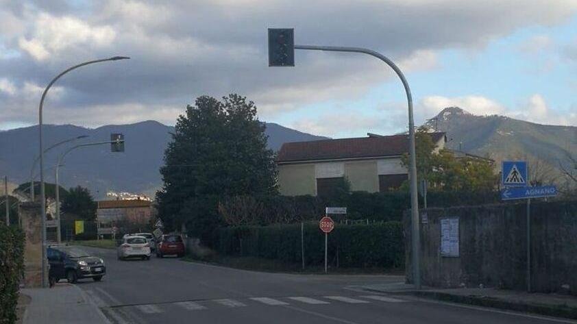 Semafori installati sulla provinciale, a breve l'accensione