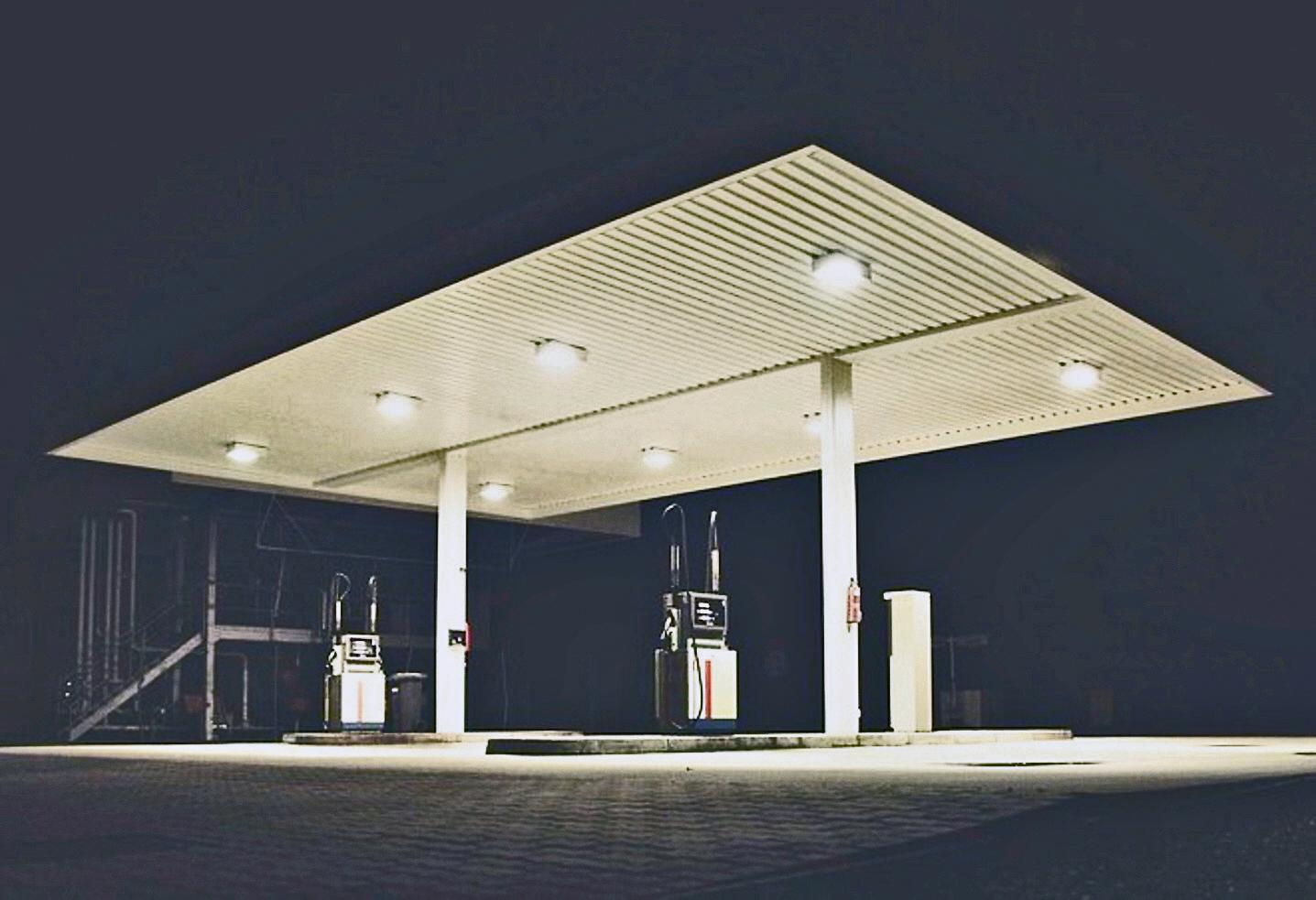 Livorno, i benzinai ora chiudono per la notte 