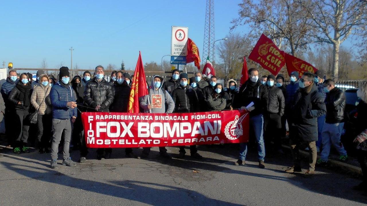 Ostellato: "Assembramento alla Fox Bompani", ma era un sit-in sindacale