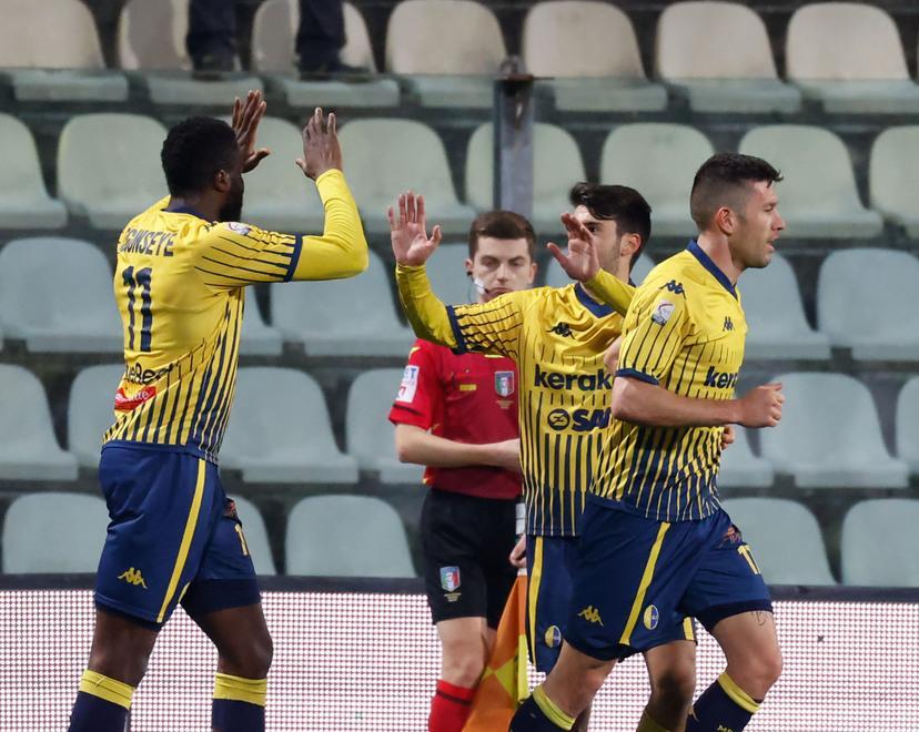 Calcio. Il Modena batte il Montevarchi e torna in fuga 