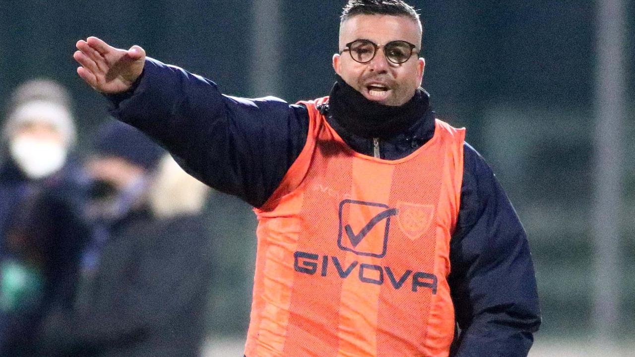 Il tecnico della Carrarese Antonio Di Natale