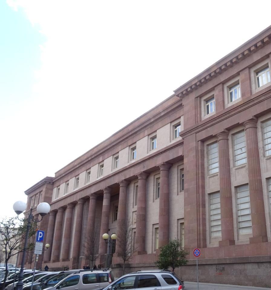 Violenza in biblioteca, in aula un maresciallo dei carabinieri