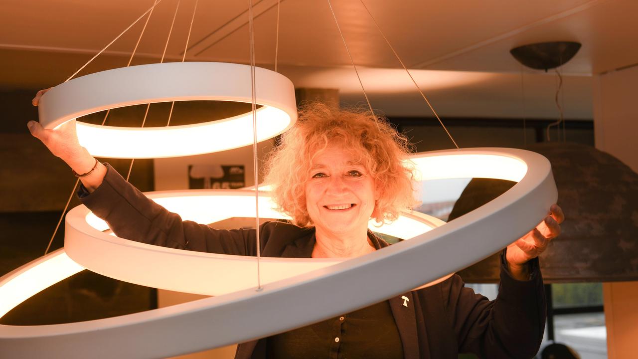 Emiliana Martinelli nel suo atelier a San Donato