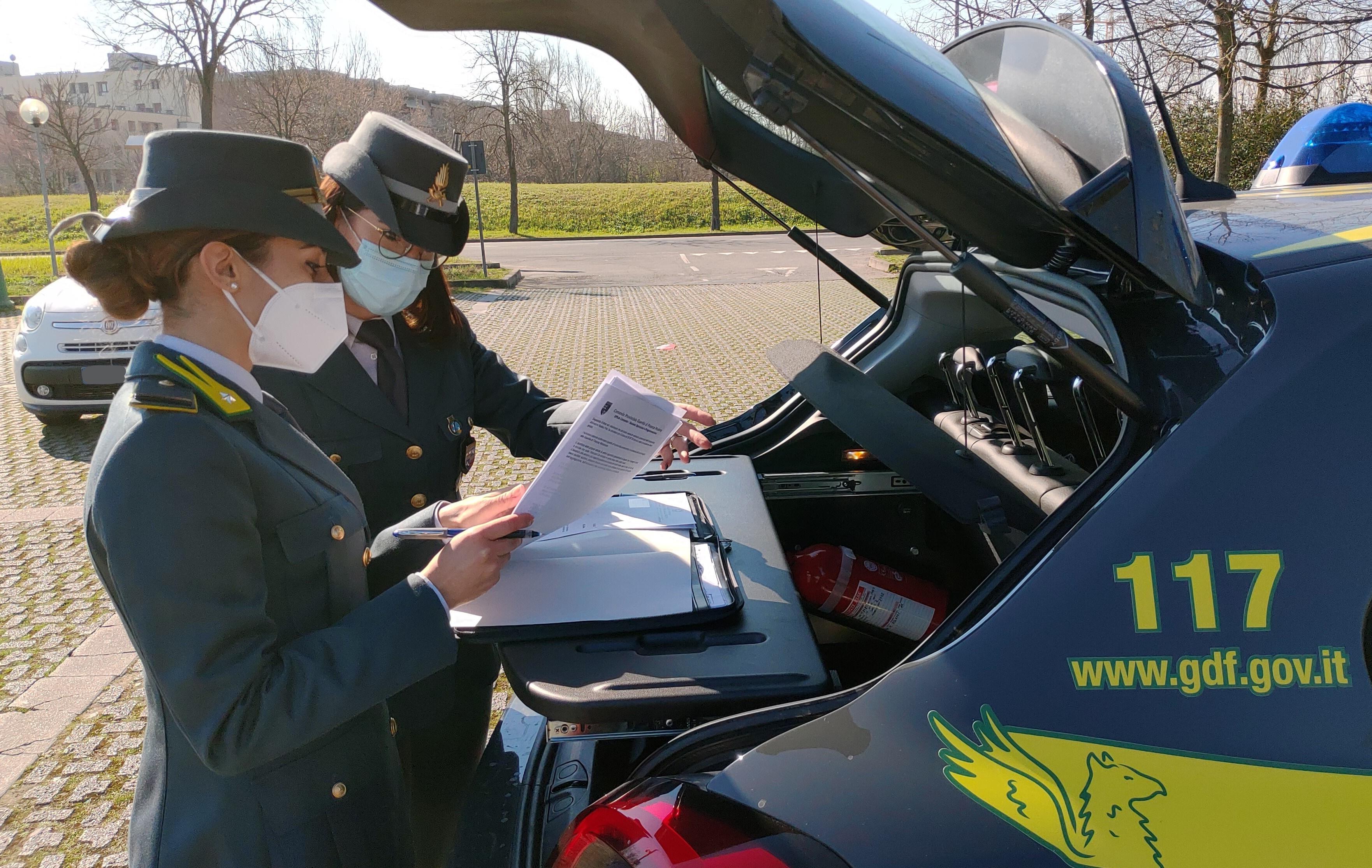 Reggio Emilia, con l'aiuto di un professionista con studio a Modena facevano fallire azienda "decotte": 5 misure cautelari