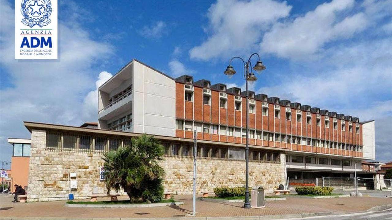 Agenzia delle Dogane, in un anno a Livorno sequestrati 25.000 oggetti contraffatti
