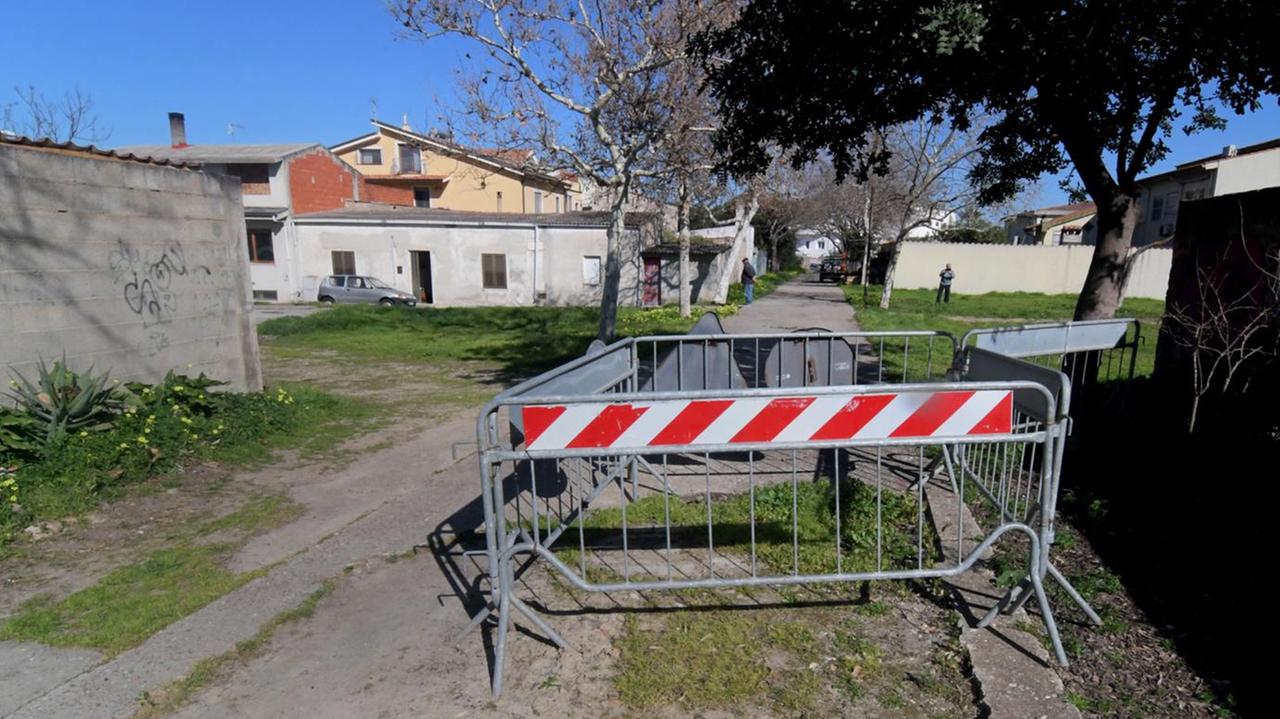 Una transenna contro il cedimento