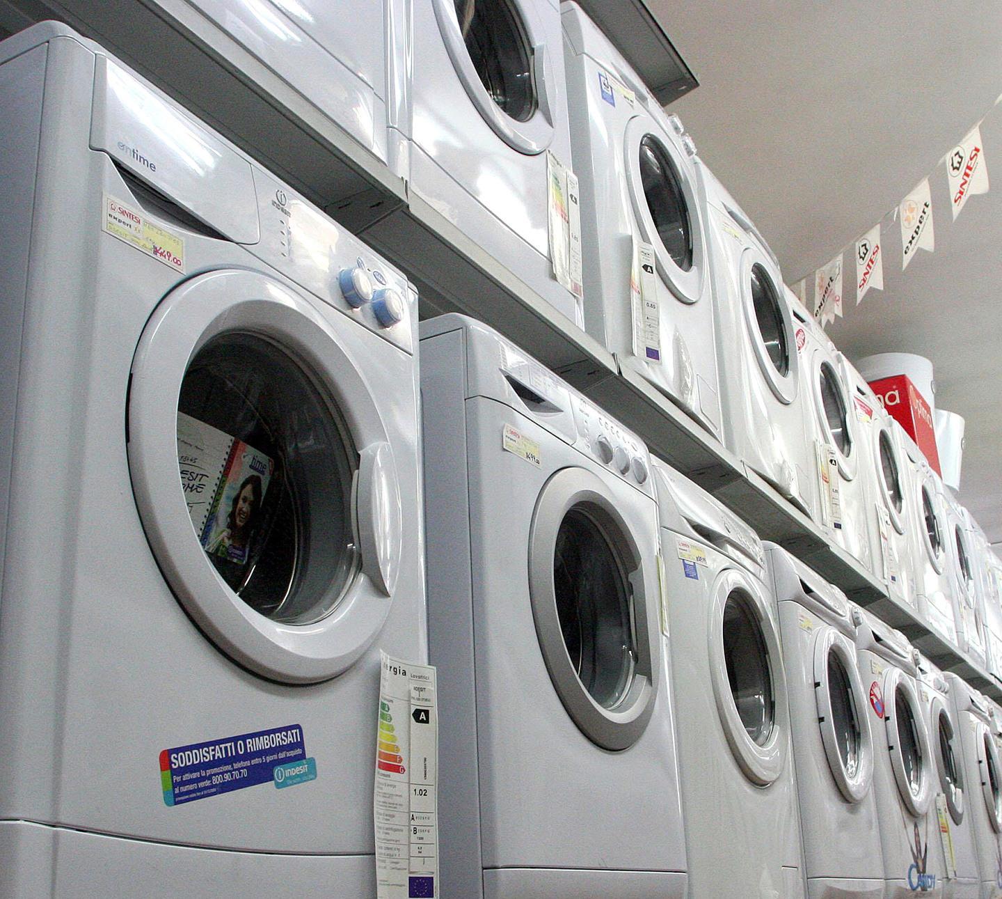 Fasce orarie, addio ai vantaggi: anche di notte consumi al top 