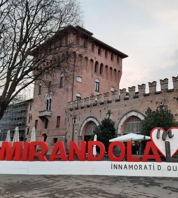 Mirandola. Altre tre nuove aree pedonali «Sempre meno auto in centro» 