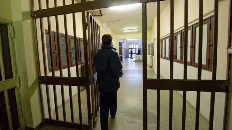 Il medico del carcere: «Choccata per aver visto il detenuto»