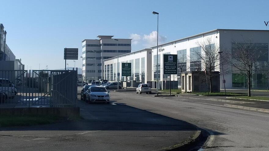 Uno scorcio del Macrolotto con i capannoni nuovissimi